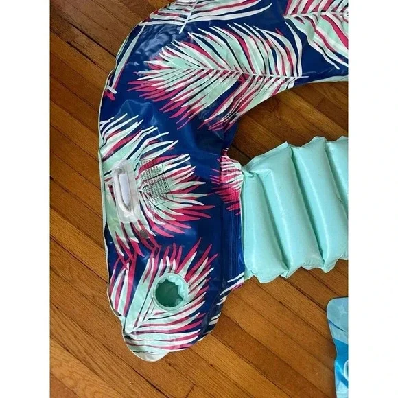 Two Pool Inflatables - Picture 3 of 12